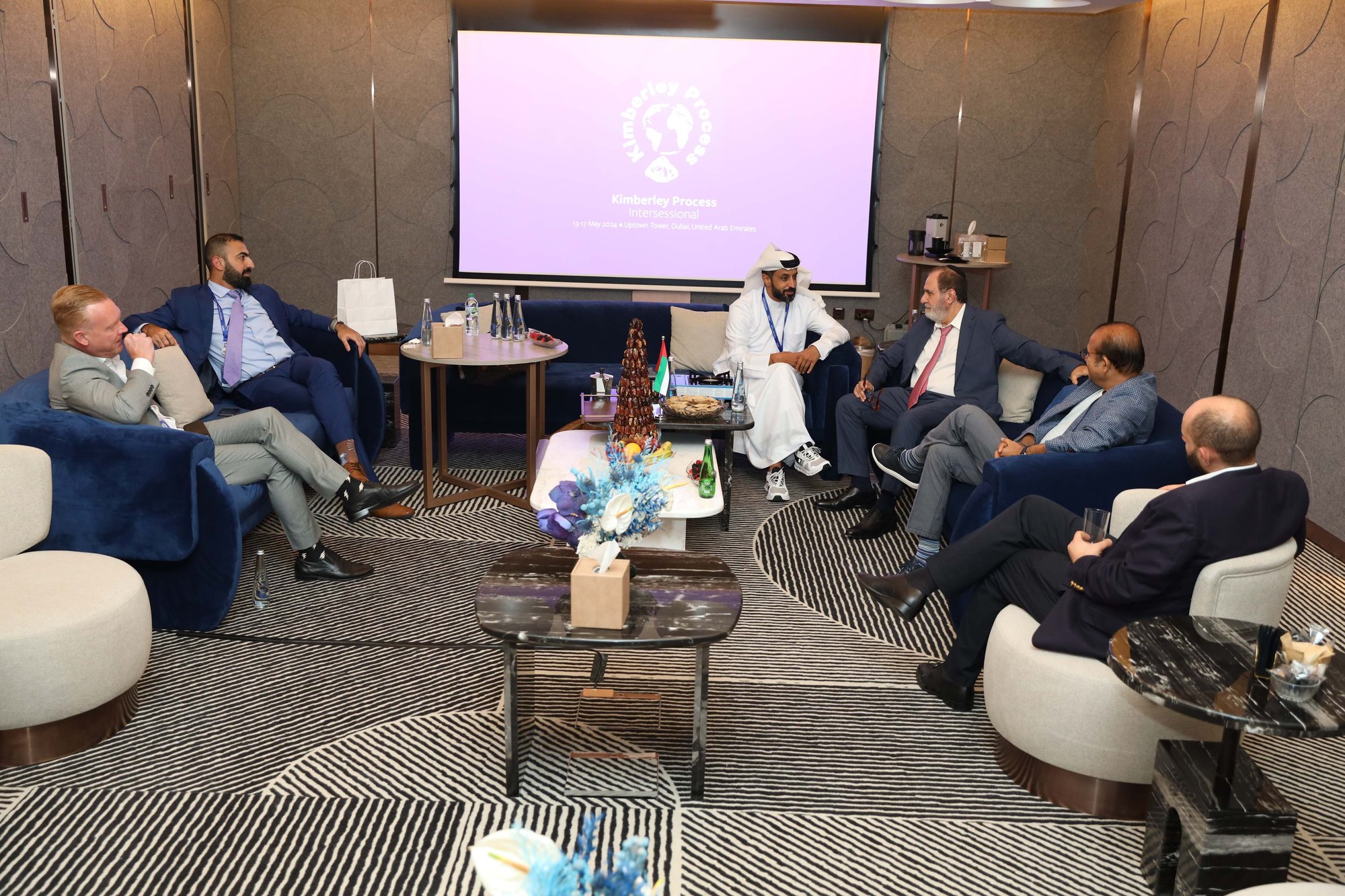 uae_8898_0